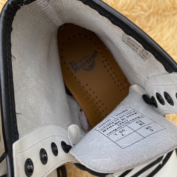 Doc Martens - Picture 4 of 10